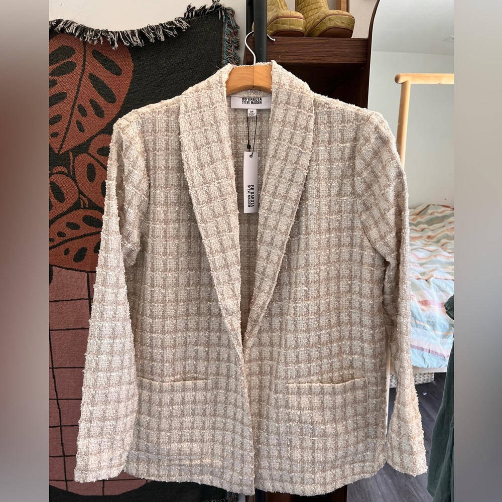 BB Dakota neutral blazer